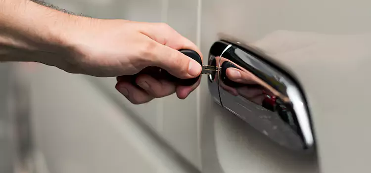 Why Choose Our Auto Locksmith Team in Terrebonne, QC?
