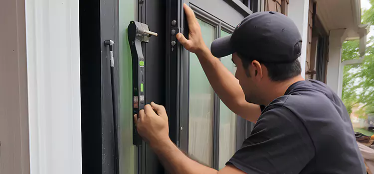 Fix Latch on Sliding Door Terrebonne